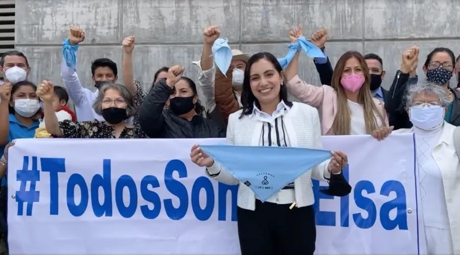 Diputada Elsa Méndez y parte del grupo que se reunió en su apoyo este 11 de agosto. Crédito: Captura de video / Frente Nacional por la Familia.