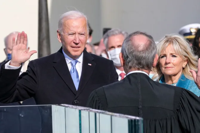 Investigan por conducta inapropiada a sacerdote que celebró Misa inaugural de Joe Biden