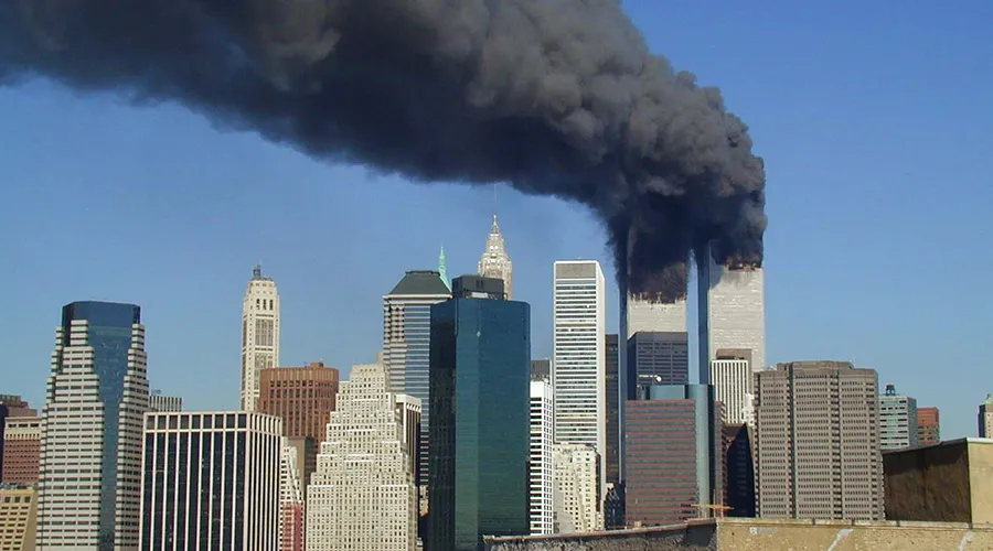El atentado contra las Torres Gemelas de Nueva York. Foto Wikipedia Michael Foran (CC-BY-2.0)