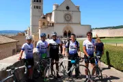 Sacerdotes peregrinan en bicicleta desde Roma hasta el santuario mariano de La Salette