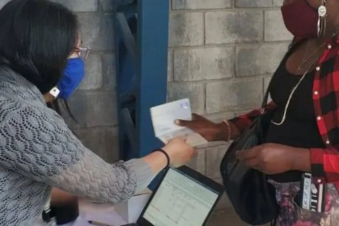 Iglesia y consulado agilizan trámites migratorios de haitianos residentes en Chile