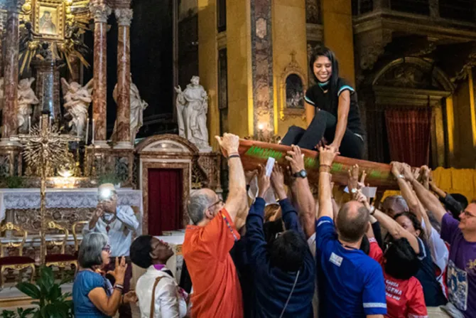Indígenas y religiosas hacen rituales amazónicos en iglesia católica cerca al Vaticano
