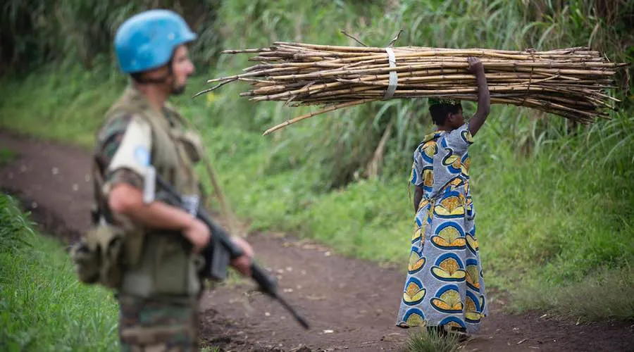 Imagen referencial / Casco azul de las Naciones Unidas patrullan cerca de Beni. Foto: UN Photo/Sylvain Liechti.?w=200&h=150