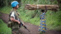 Imagen referencial / Casco azul de las Naciones Unidas patrullan cerca de Beni. Foto: UN Photo/Sylvain Liechti.