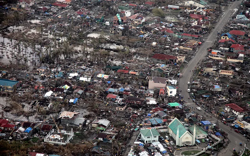 Filipinas tras el desastre natural (Foto Russell Watkins UK Department for International Development CC BY 2_0)