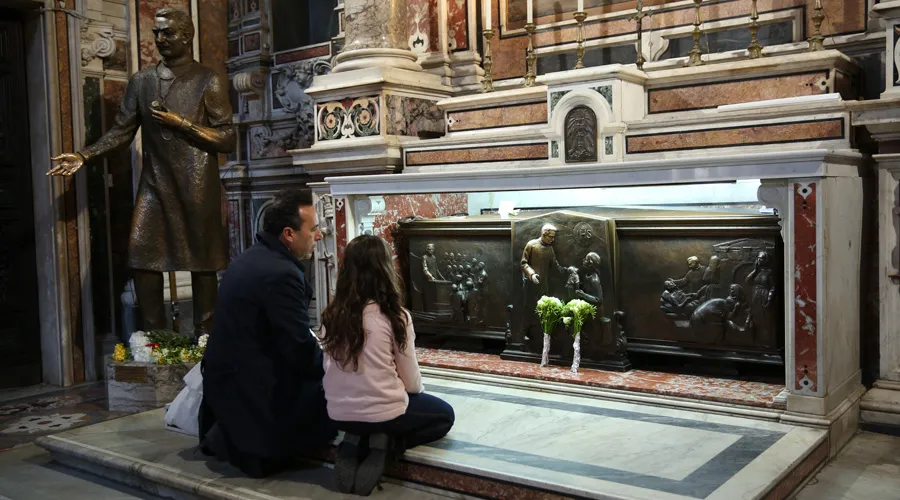 La tumba de San José Moscati en Nápoles. Foto Daniel Ibáñez / ACI Prensa?w=200&h=150