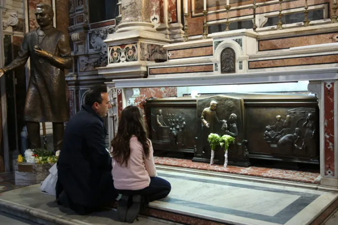 Conozca al santo médico de los pobres ante cuya tumba rezará el Papa Francisco en Nápoles