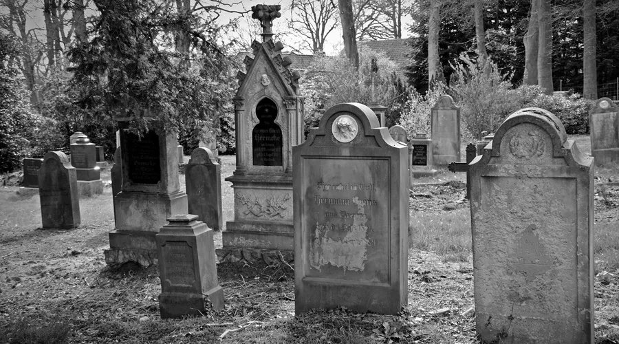 Foto referencial de tumbas. Fuente: Pixabay