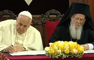 Papa Francisco y el Patriarca Bartolomé firman declaración conjunta / Captura Youtube 