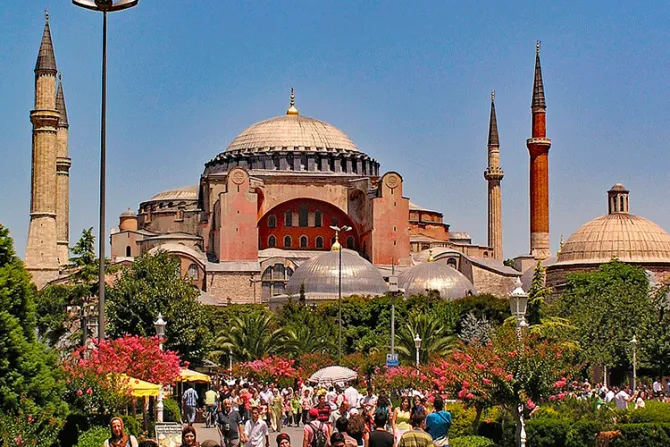 Advierten que presidente islámico de Turquía podría provocar “choque de civilizaciones”