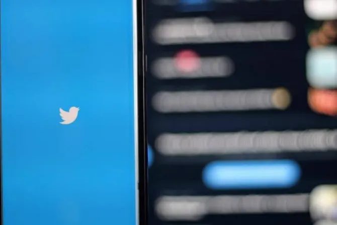 Twitter censura a diputado español por escribir “Amén” y defender saludo por Semana Santa