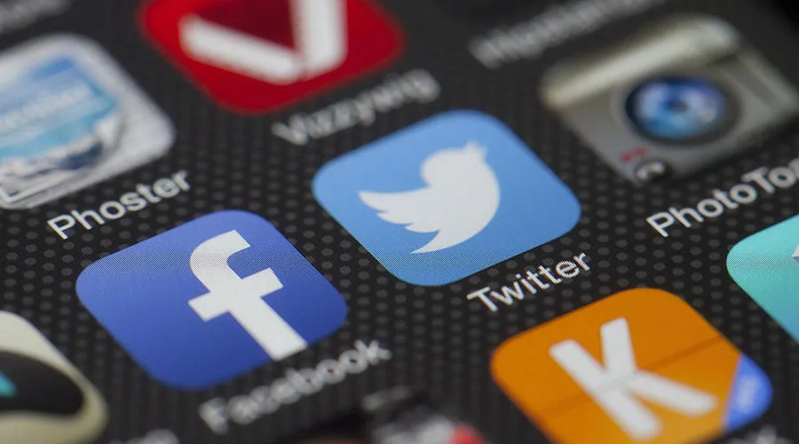 Twitter permite campaña de odio contra la Iglesia Católica en red social