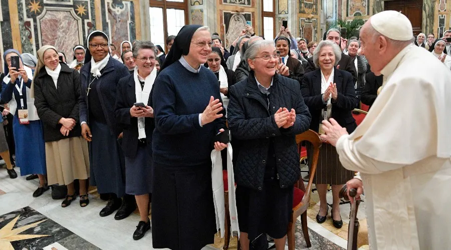 El Papa Francisco a las religiosas: “La amargura es el licor del diablo” 