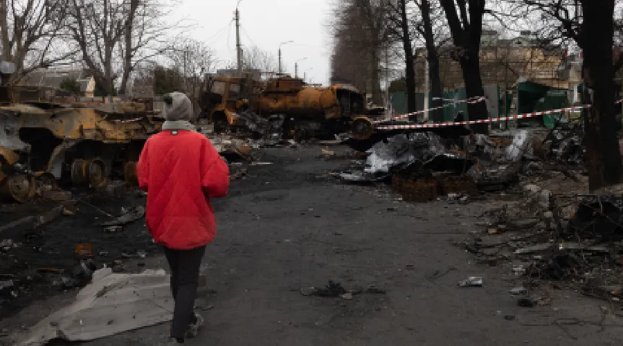 Las calles de Bucha, en Ucrania, tras un enfrentamiento entre el ejército ucraniano y ruso. Crédito: Shutterstock?w=200&h=150