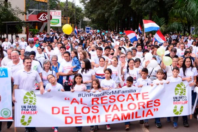Miles marchan por la familia y los valores en Paraguay [FOTOS y VIDEO]