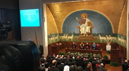 El Papa ofrece poner las universidades eclesiásticas al servicio de la paz