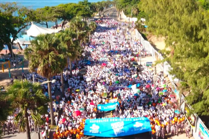 Miles marchan por la familia en República Dominicana [FOTOS y VIDEOS]