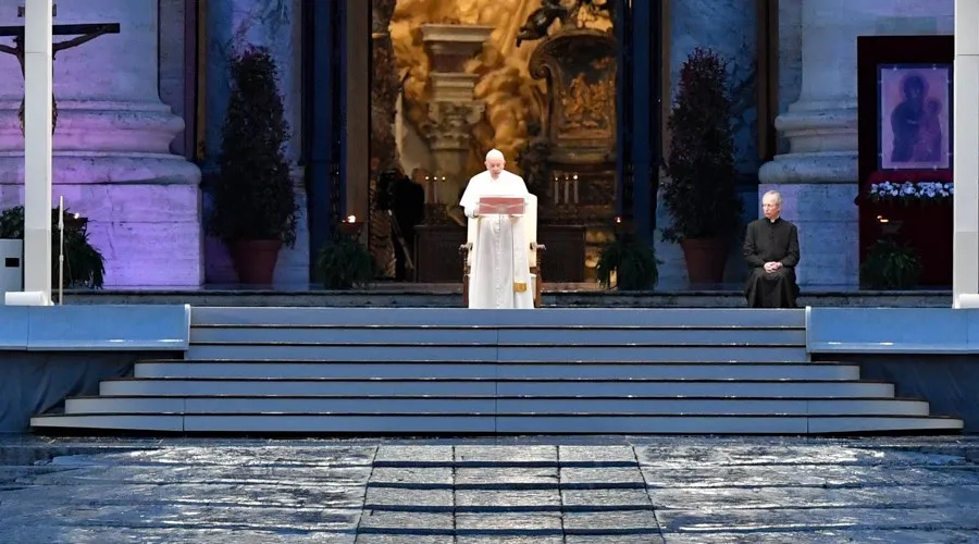El Papa imparte el Urbi et Orbi por el fin de la pandemia. Crédito: Vatican Media?w=200&h=150