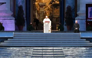 El Papa imparte el Urbi et Orbi por el fin de la pandemia. Crédito: Vatican Media 