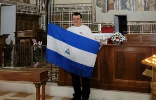 P. Uriel Vallejos en Asu00eds. Cru00e9dito: Twitter Pbro Uriel Vallejos 