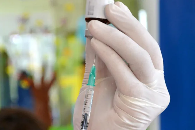 Vacuna contra tétanos es “programa enmascarado” de control poblacional en Kenia