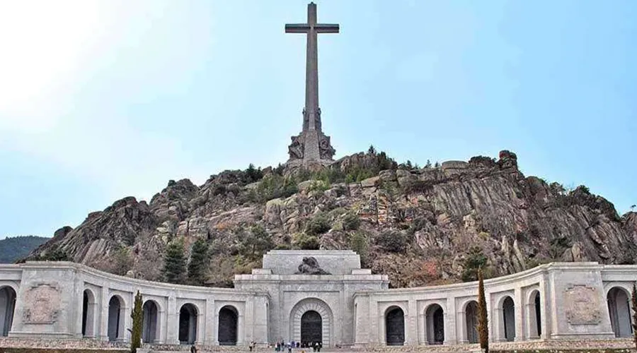 Abadía benedictina del Valle de los Caídos. Crédito: Sebastian Dubiel / Wikipedia (CC-BY-SA-3.0-DE)