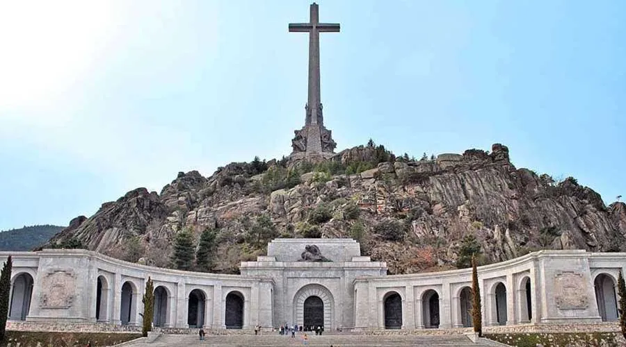 Abadía benedictina del Valle de los Caídos. Crédito: Sebastian Dubiel / Wikipedia (CC-BY-SA-3.0-DE)?w=200&h=150