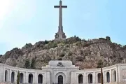 Miles piden frenar expulsión de benedictinos del Valle de los Caídos 