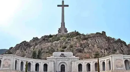 Cardenal Osoro recuerda importancia de la cruz y de la orden benedictina en el Valle de los Caídos 