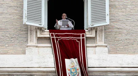 El Papa desea “serenidad y paz” a quienes inician sus vacaciones de verano 
