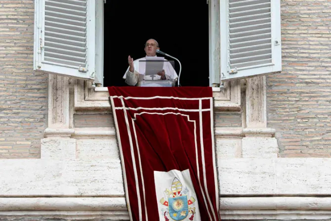El Papa desea “serenidad y paz” a quienes inician sus vacaciones de verano 