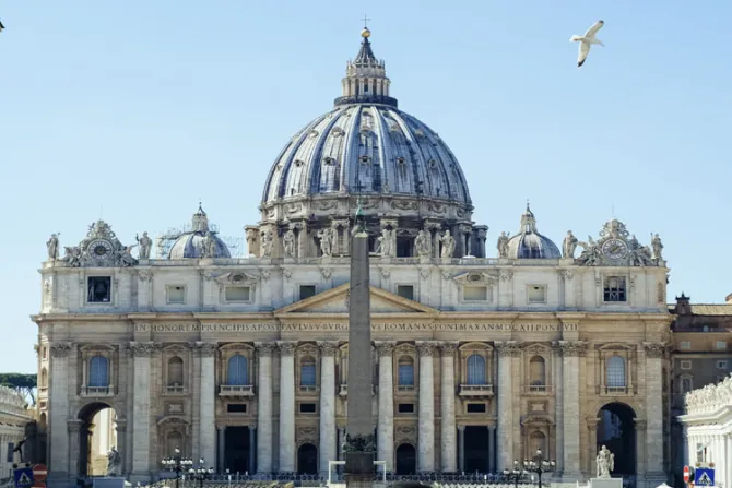Detienen a hombre que destrozó 2 esculturas en el Vaticano