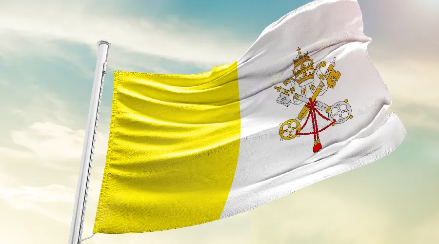 Wikipedia mostró por años una bandera errada del Vaticano y ahora está en todos lados