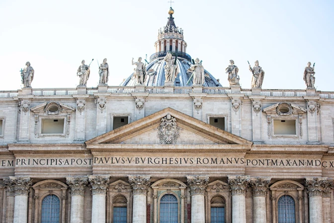 Vaticano y Vietnam firman acuerdo para mejorar relaciones diplomáticas