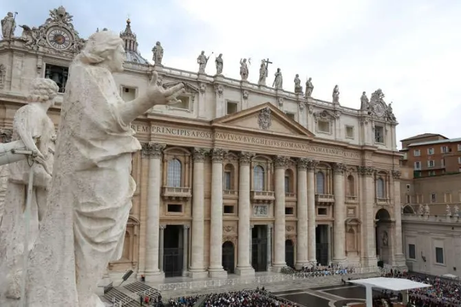 Vaticano pide afrontar el coronavirus “con seriedad, serenidad y valentía”