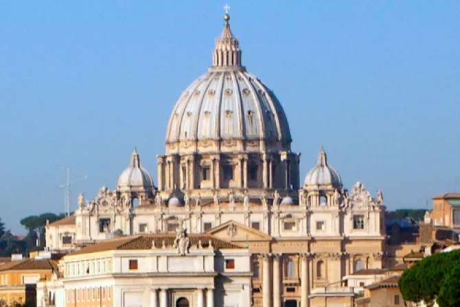 Vaticano reitera compromiso de proteger de abusos a menores