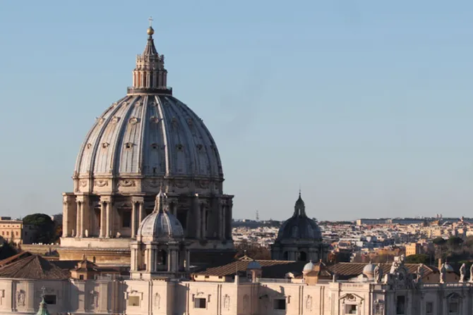 Vaticano: No hay “nueva guía” para obispos que los exima de denunciar abusos