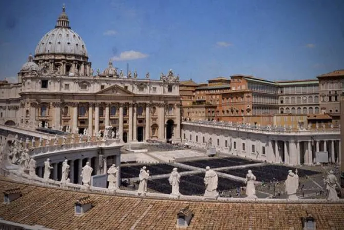 “El Vaticano no es una cueva de ladrones”, dice Sustituto de la Secretaría de Estado