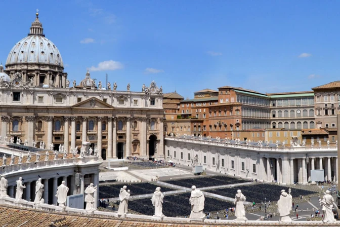 “Femen” realiza actos obscenos con crucifijos en el Vaticano