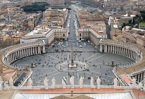Vaticano / Imagen original de valyag modificado por Leinad-Z (CC BY-SA 3.0)