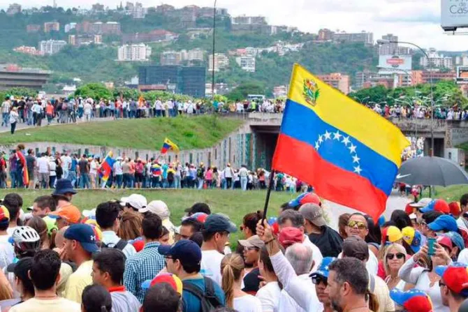Cardenal Porras pide abrir periodo de transición para elecciones libres en Venezuela