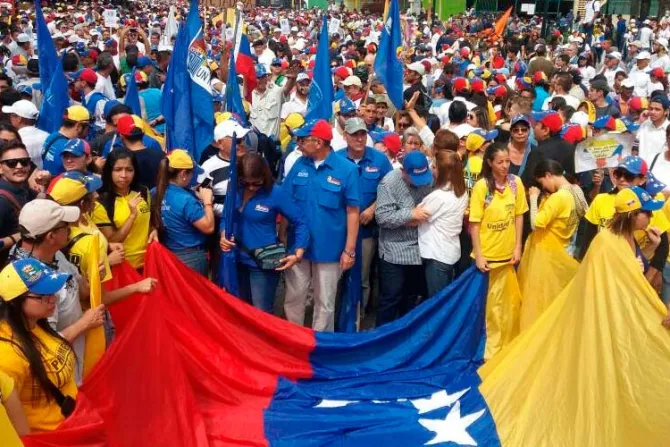 Venezuela: Protesta cívica y pacífica no es delito ¡Es un derecho!, claman obispos