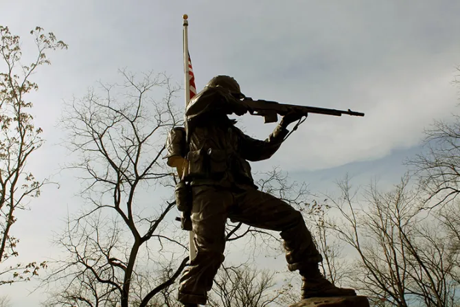 Católicos rechazan monumento satánico en parque de veteranos de guerra en EEUU