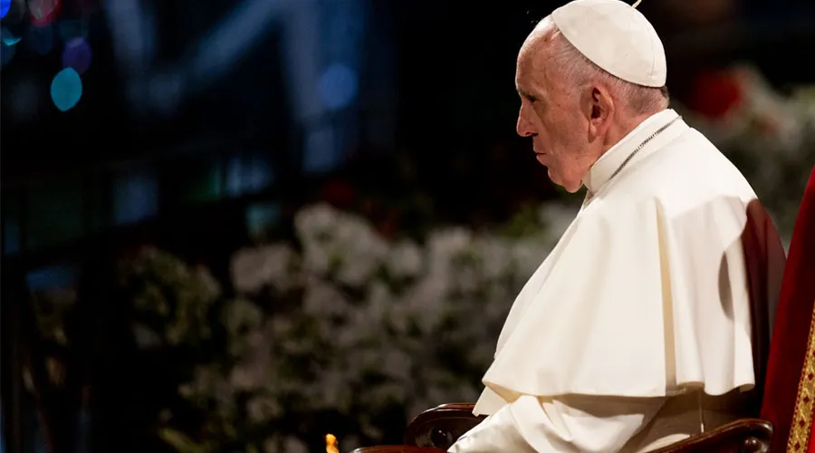El Papa Francisco en el Via Crucis de 2019. Foto: Daniel Ibáñez / ACI Prensa