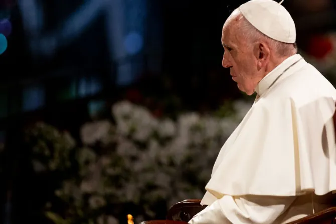 Papa Francisco escribe y agradece a autores de las meditaciones del Vía Crucis