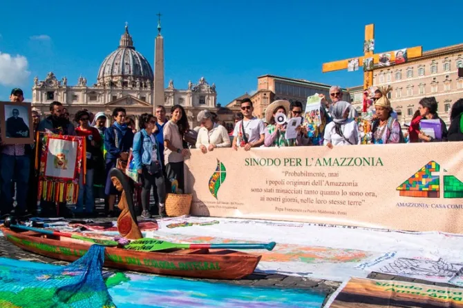 Obispos, sacerdotes y religiosas participan en “Vía Crucis Amazónico” en el Vaticano