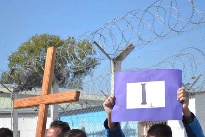 Internos y comunidad diocesana realizan Vía Crucis en penal de Argentina