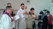 Vía Crucis con la reliquia de la Vera Cruz en Alepo (Siria) / Foto: Facebook SOS Cristianos en Siria