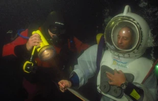 P. Juan Arias en Vu00eda Crucis Submarino / Cru00e9dito: Javier Crespi (Scuba Duba Buceo) 