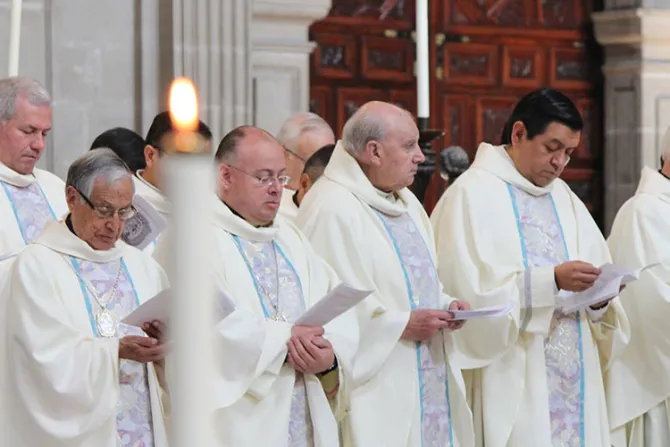 No más falsos sacerdotes: Desde hoy nuevas credenciales para presbíteros en México